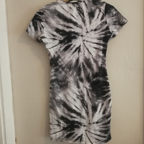 3 for $30 Bw tie dye stretchy bodycon tshirt dress - Picture 2 of 3